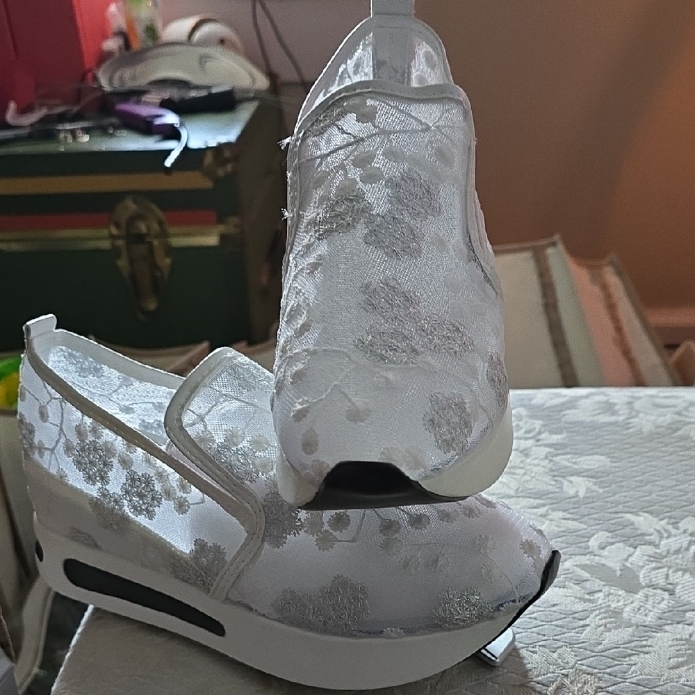 Chic White Floral Women's Sneakers